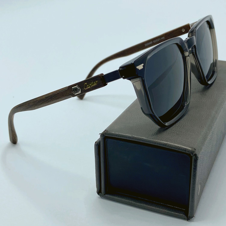 عینک آفتابی کارتیر رنگ طوسی تیره شفاف